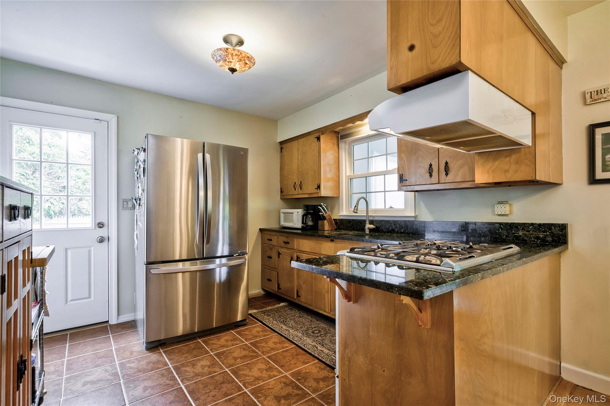 287 4th Avenue, Saint James, NY 11780