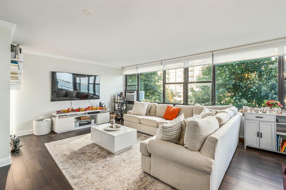 166-41 Powells Cove Boulevard # 4B, Beechhurst, NY 11357