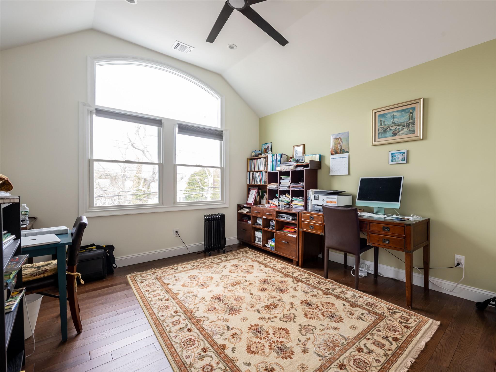 19 Glenwood Road, Glen Head, NY 11545