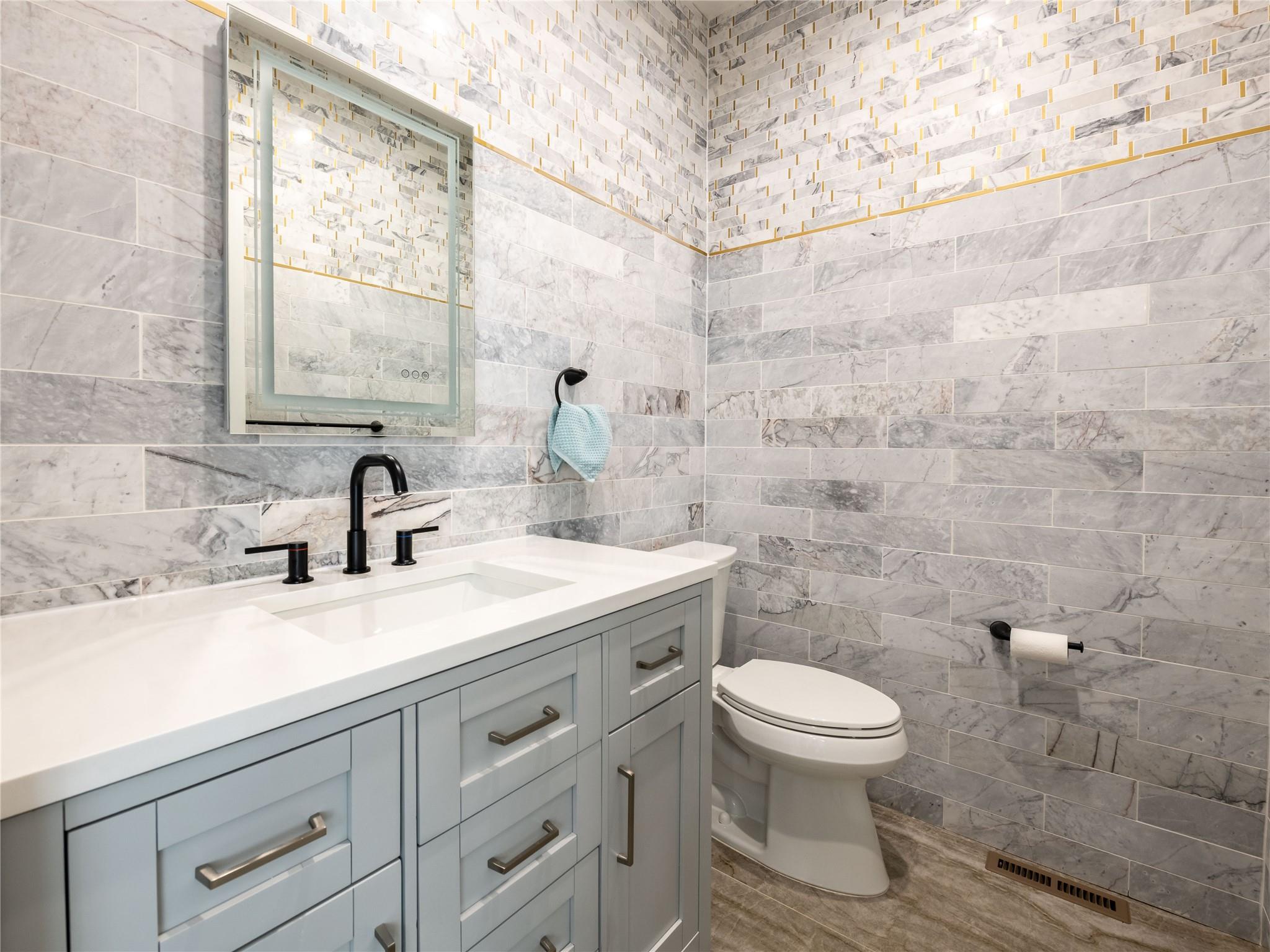 19 Glenwood Road, Glen Head, NY 11545