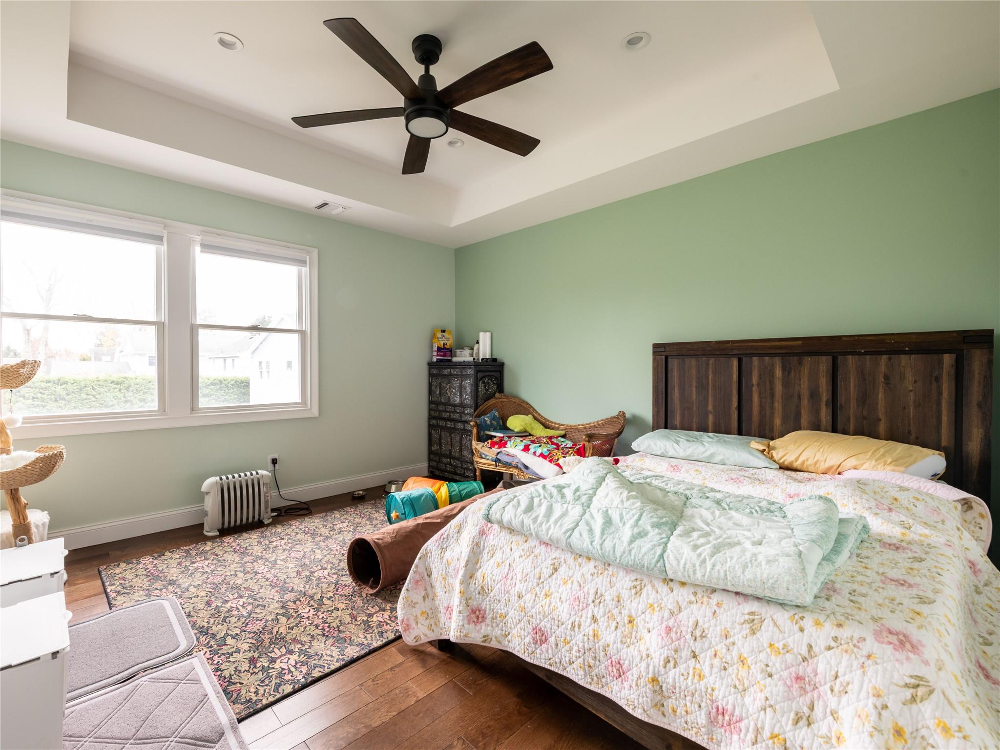 19 Glenwood Road, Glen Head, NY 11545