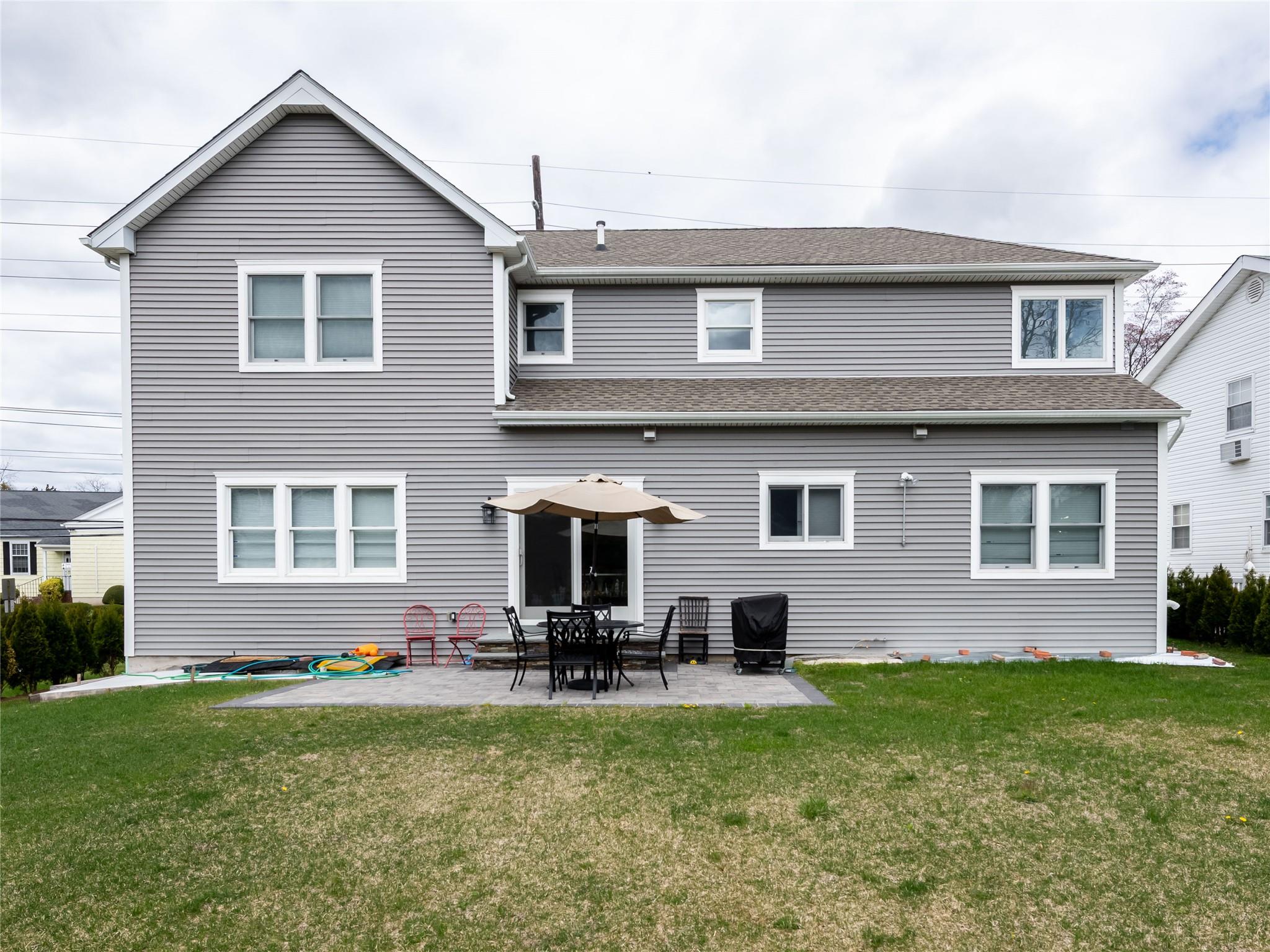 19 Glenwood Road, Glen Head, NY 11545