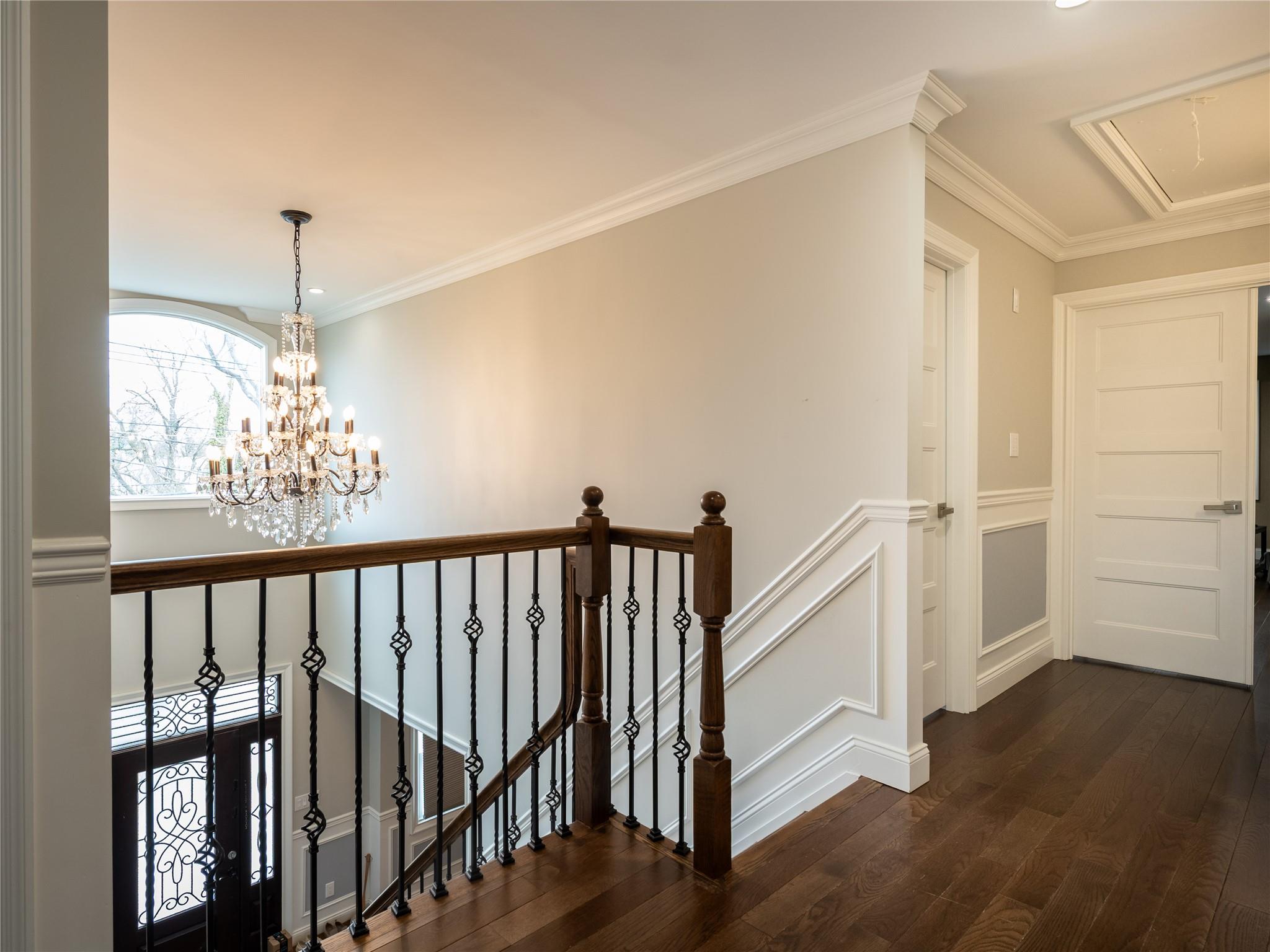 19 Glenwood Road, Glen Head, NY 11545