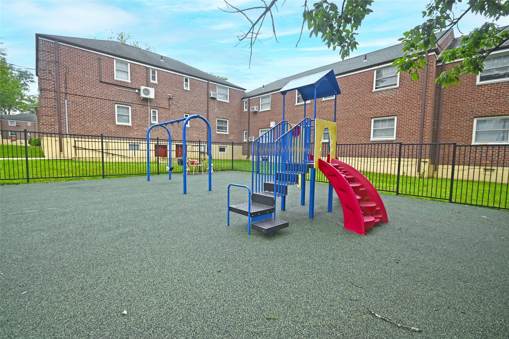 251-26 58th Avenue # Upper, Little Neck, NY 11362