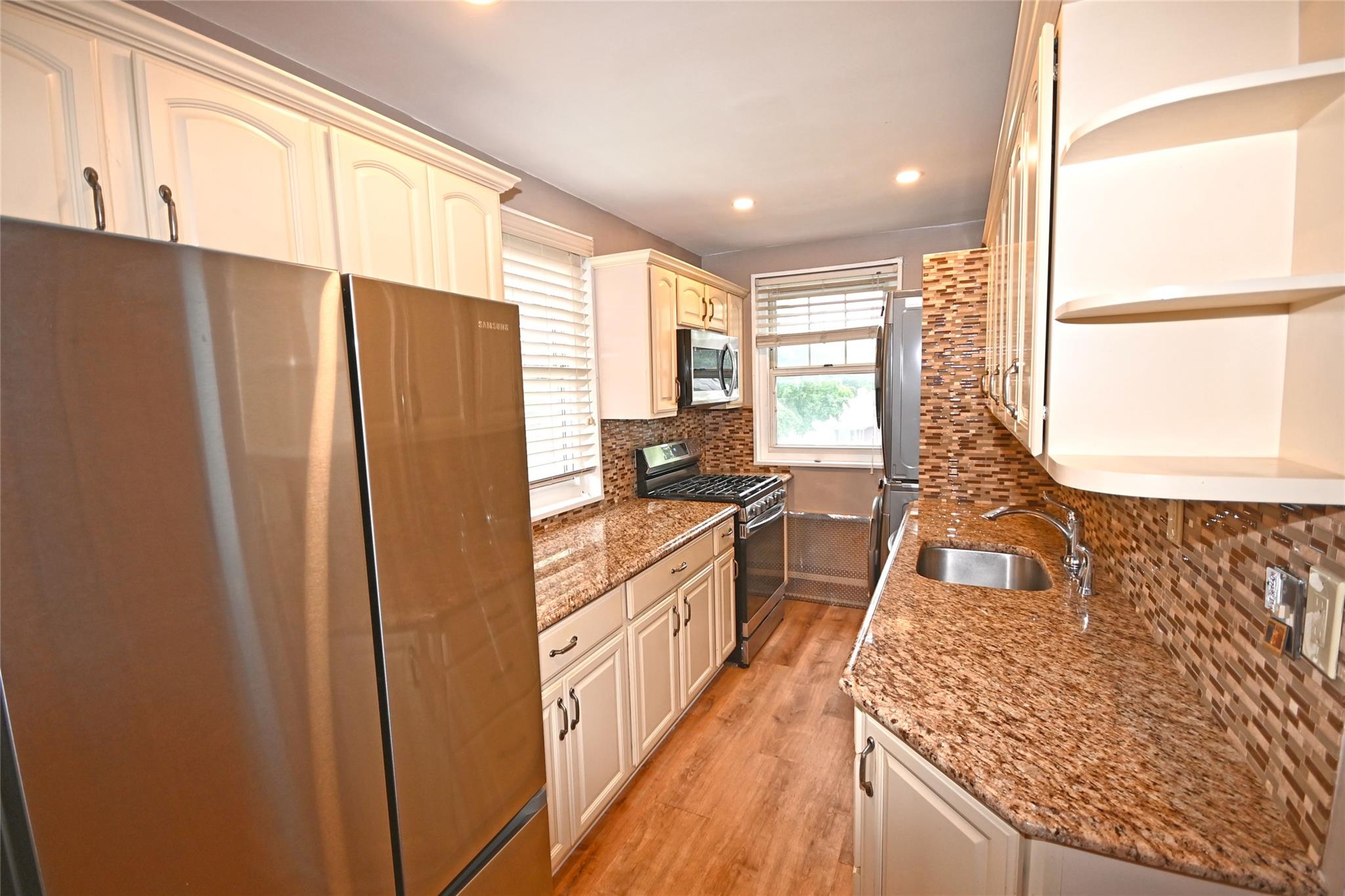 251-26 58th Avenue # Upper, Little Neck, NY 11362