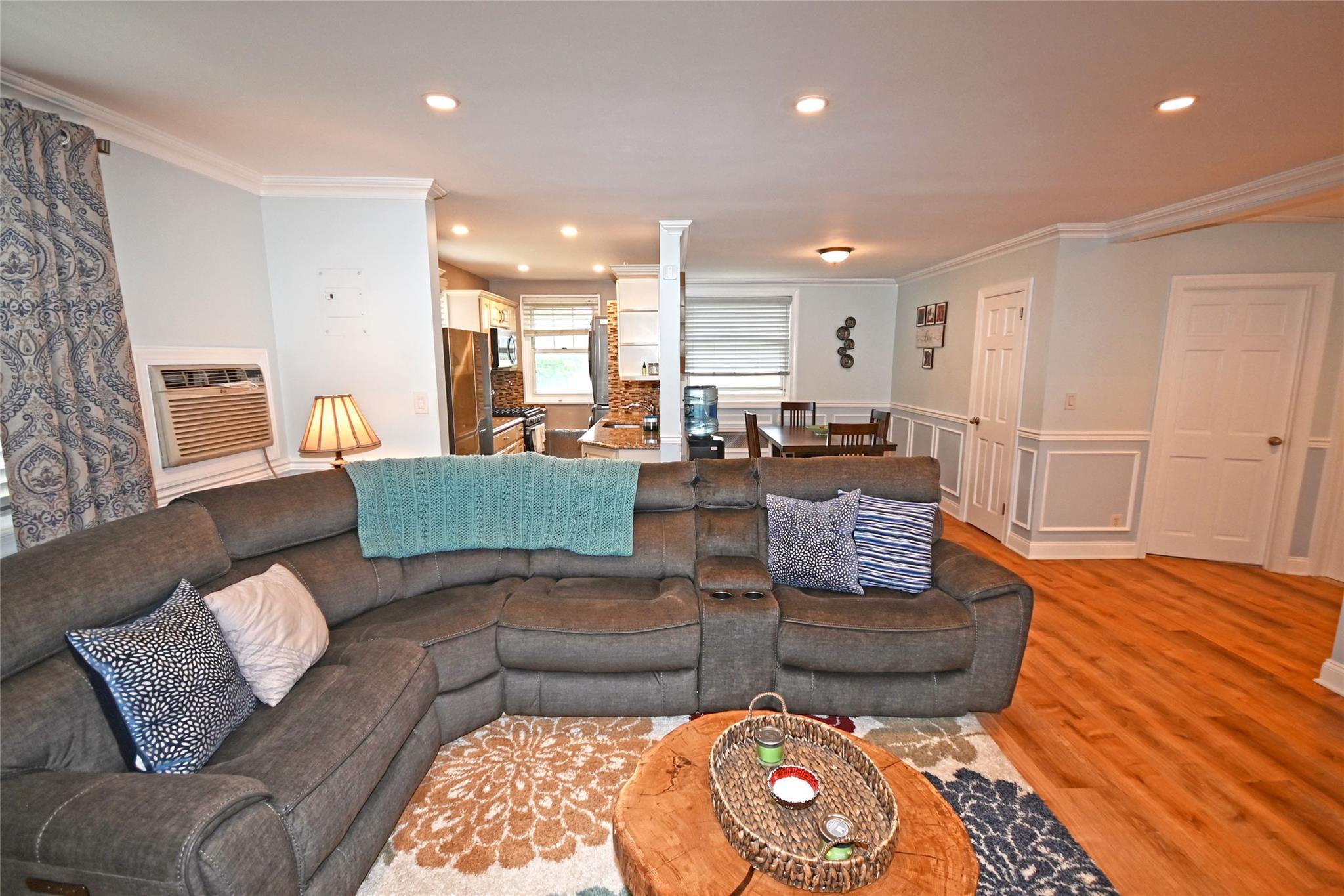 251-26 58th Avenue # Upper, Little Neck, NY 11362