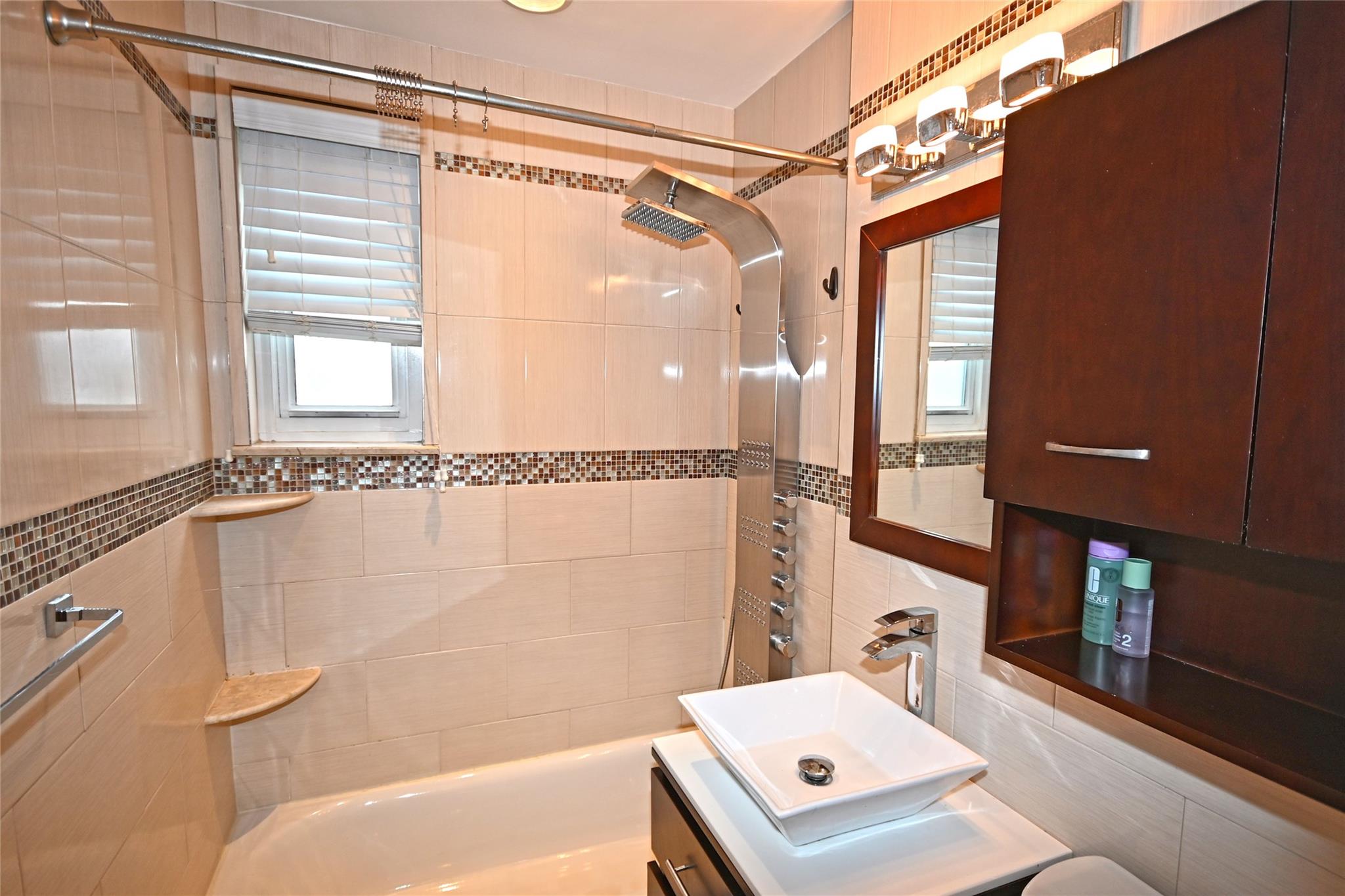 251-26 58th Avenue # Upper, Little Neck, NY 11362