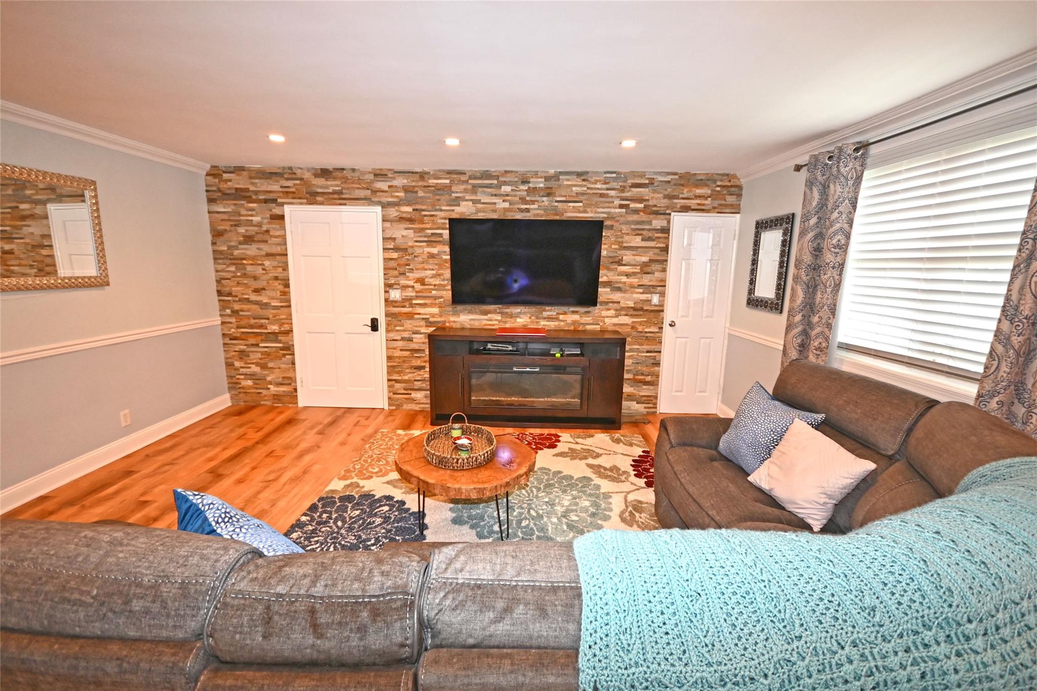 251-26 58th Avenue # Upper, Little Neck, NY 11362