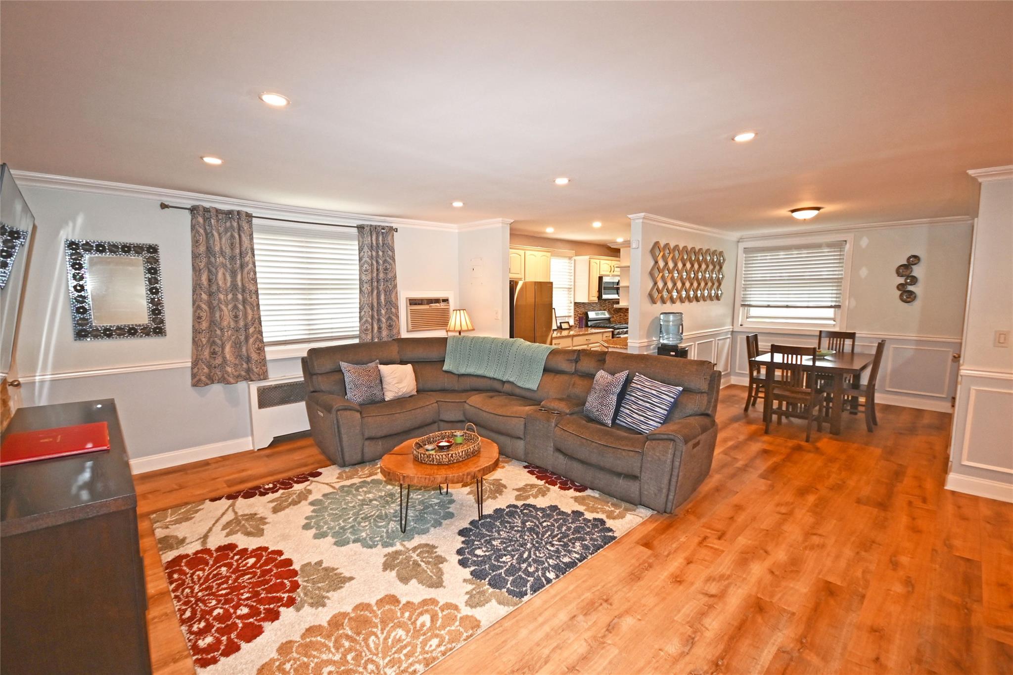 251-26 58th Avenue # Upper, Little Neck, NY 11362