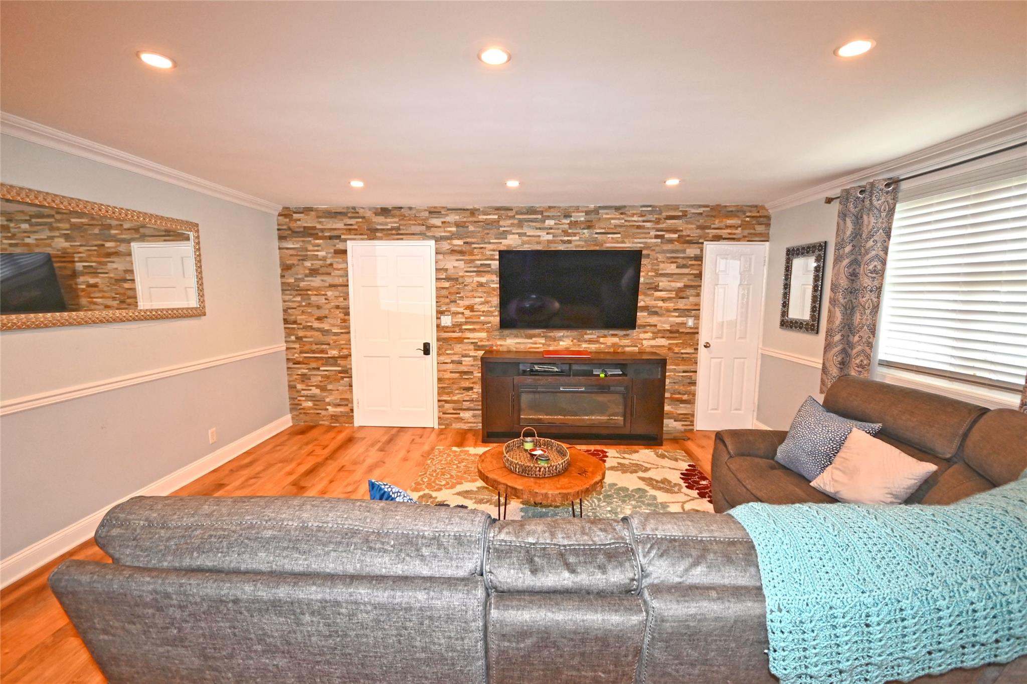 251-26 58th Avenue # Upper, Little Neck, NY 11362