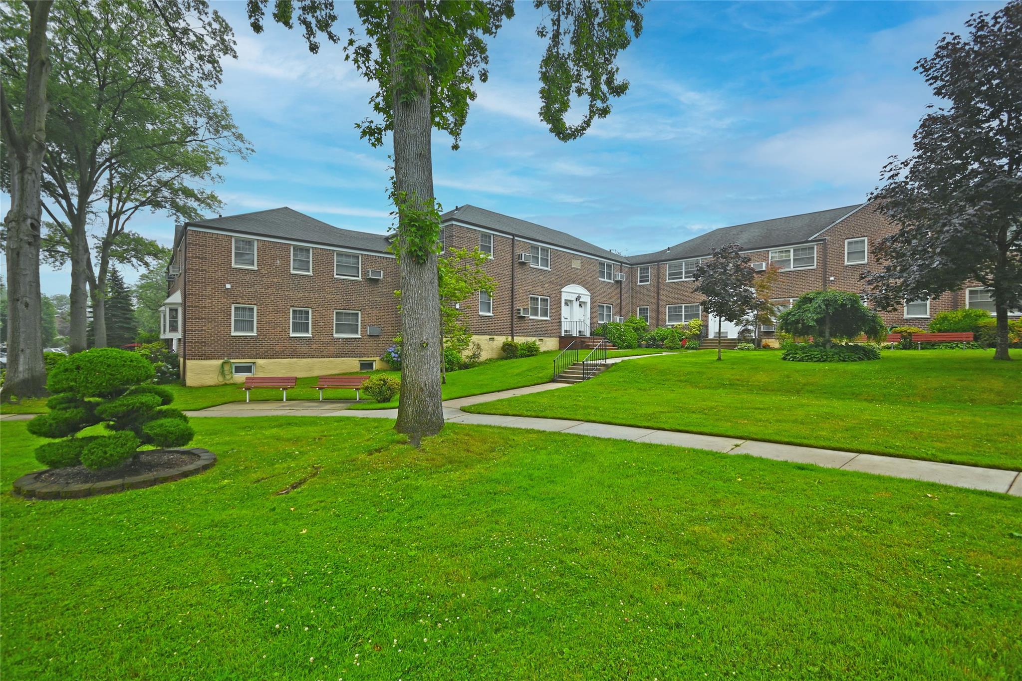 251-26 58th Avenue # Upper, Little Neck, NY 11362