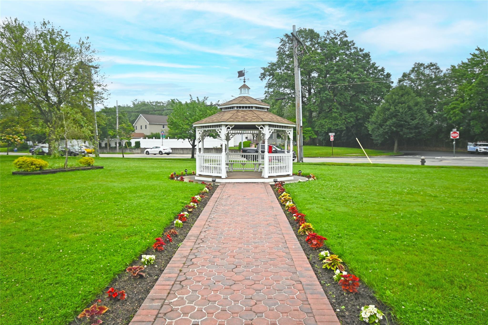 251-26 58th Avenue # Upper, Little Neck, NY 11362