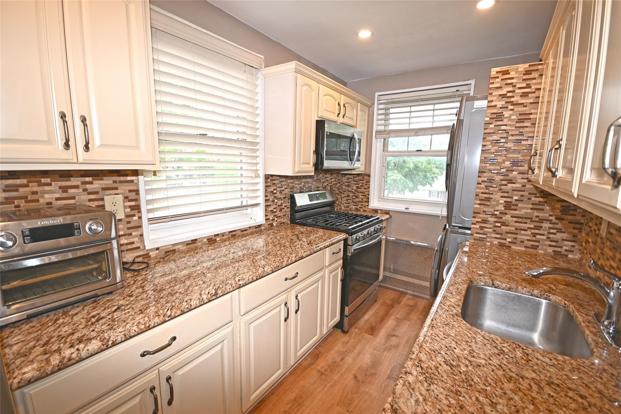 251-26 58th Avenue # Upper, Little Neck, NY 11362