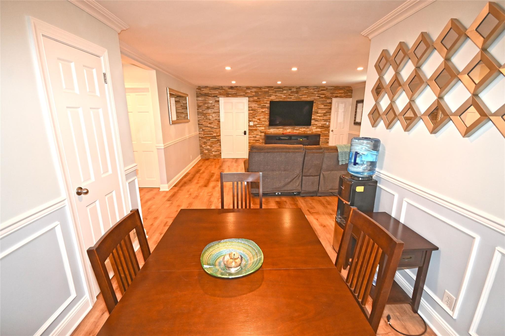 251-26 58th Avenue # Upper, Little Neck, NY 11362