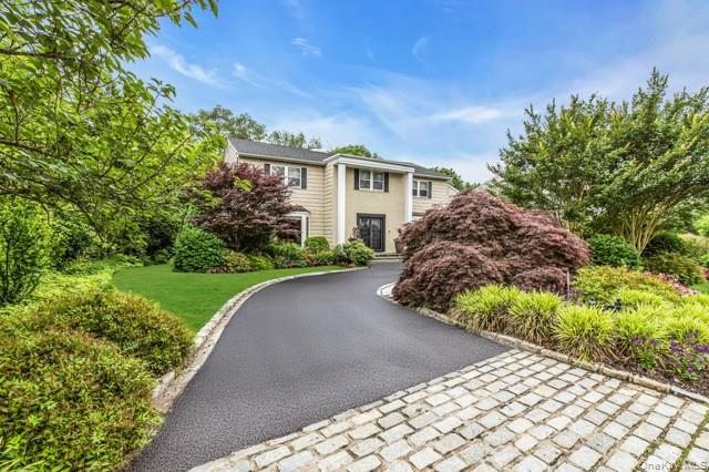 74 Woods Drive, East Hills, NY 11576