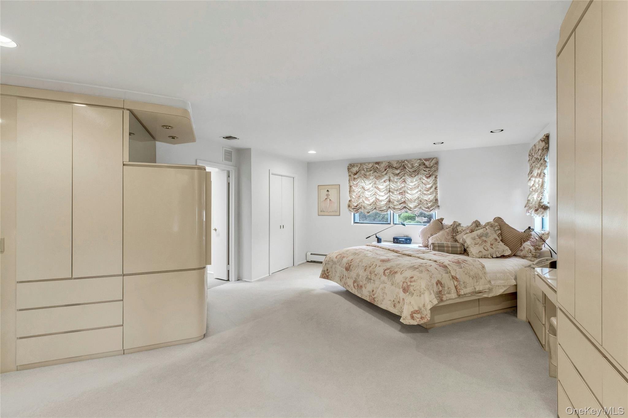 74 Woods Drive, East Hills, NY 11576