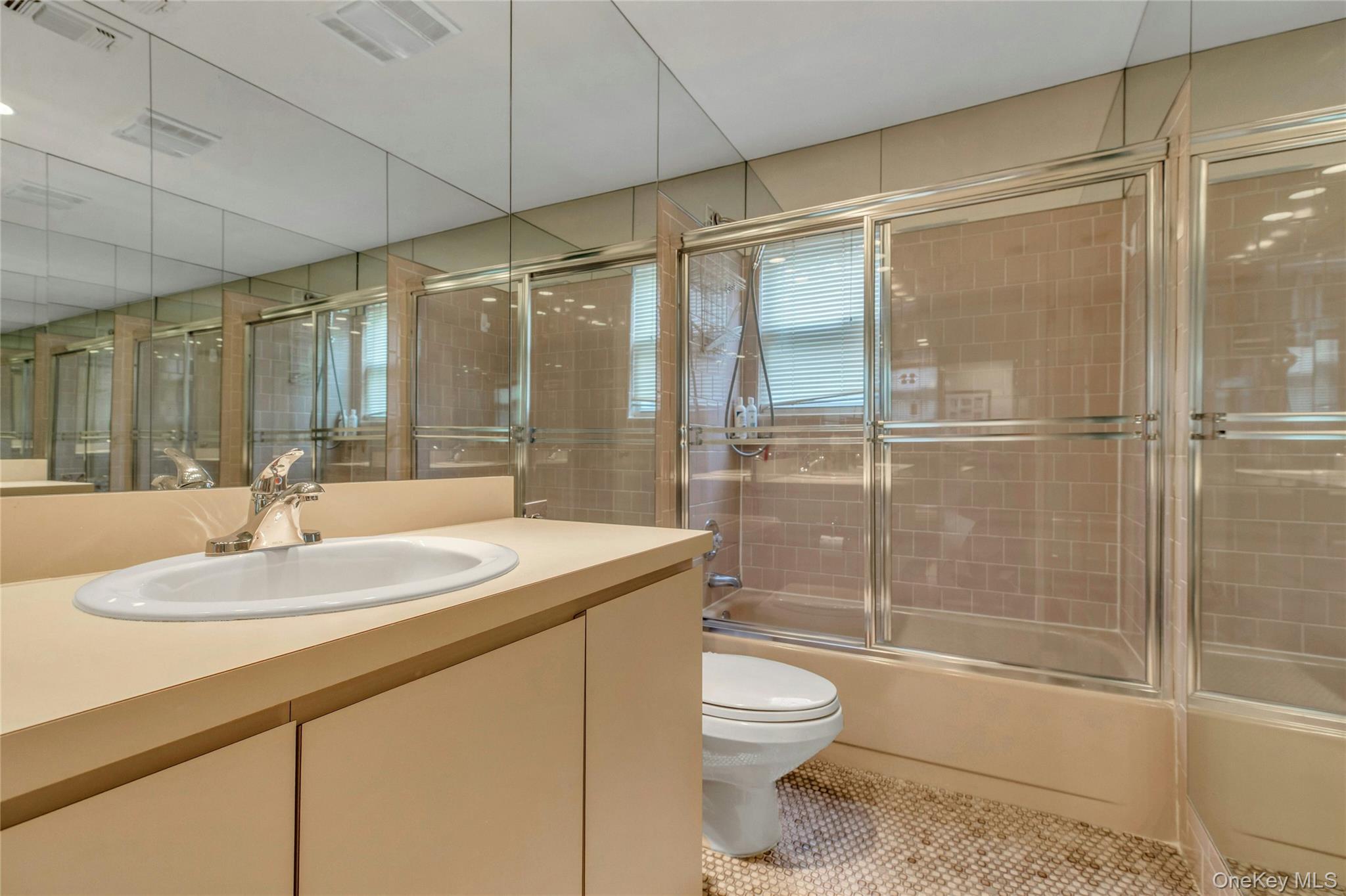 74 Woods Drive, East Hills, NY 11576