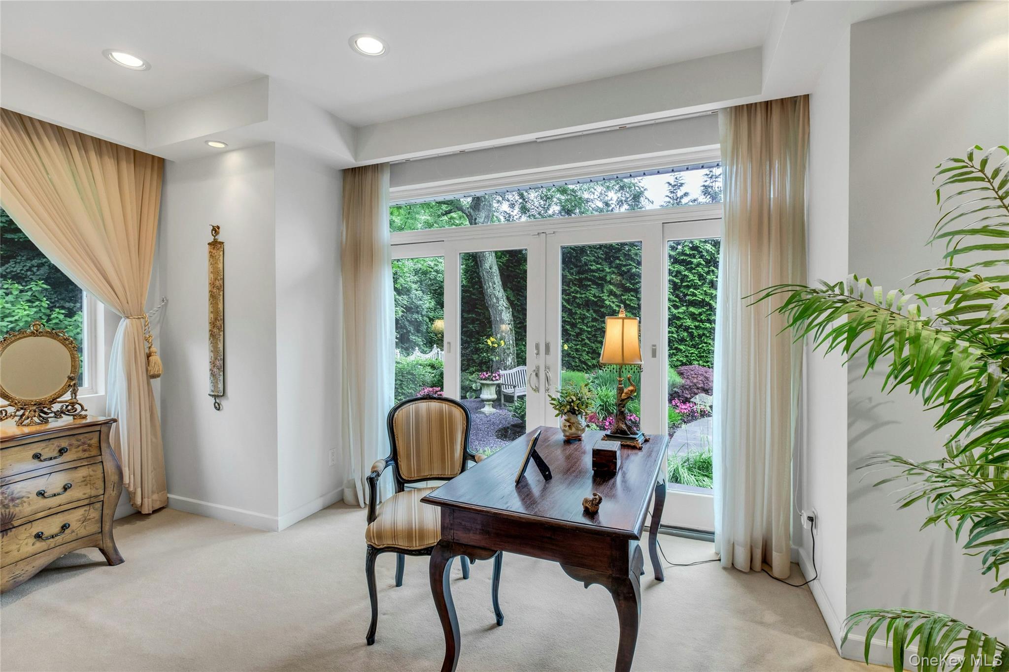 74 Woods Drive, East Hills, NY 11576