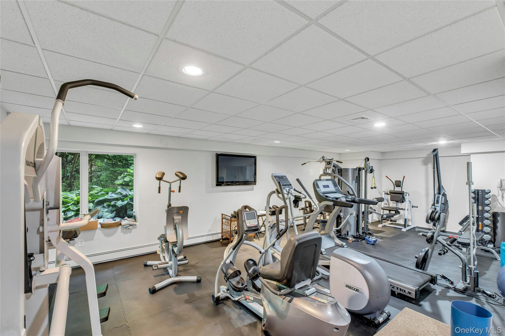 74 Woods Drive, East Hills, NY 11576