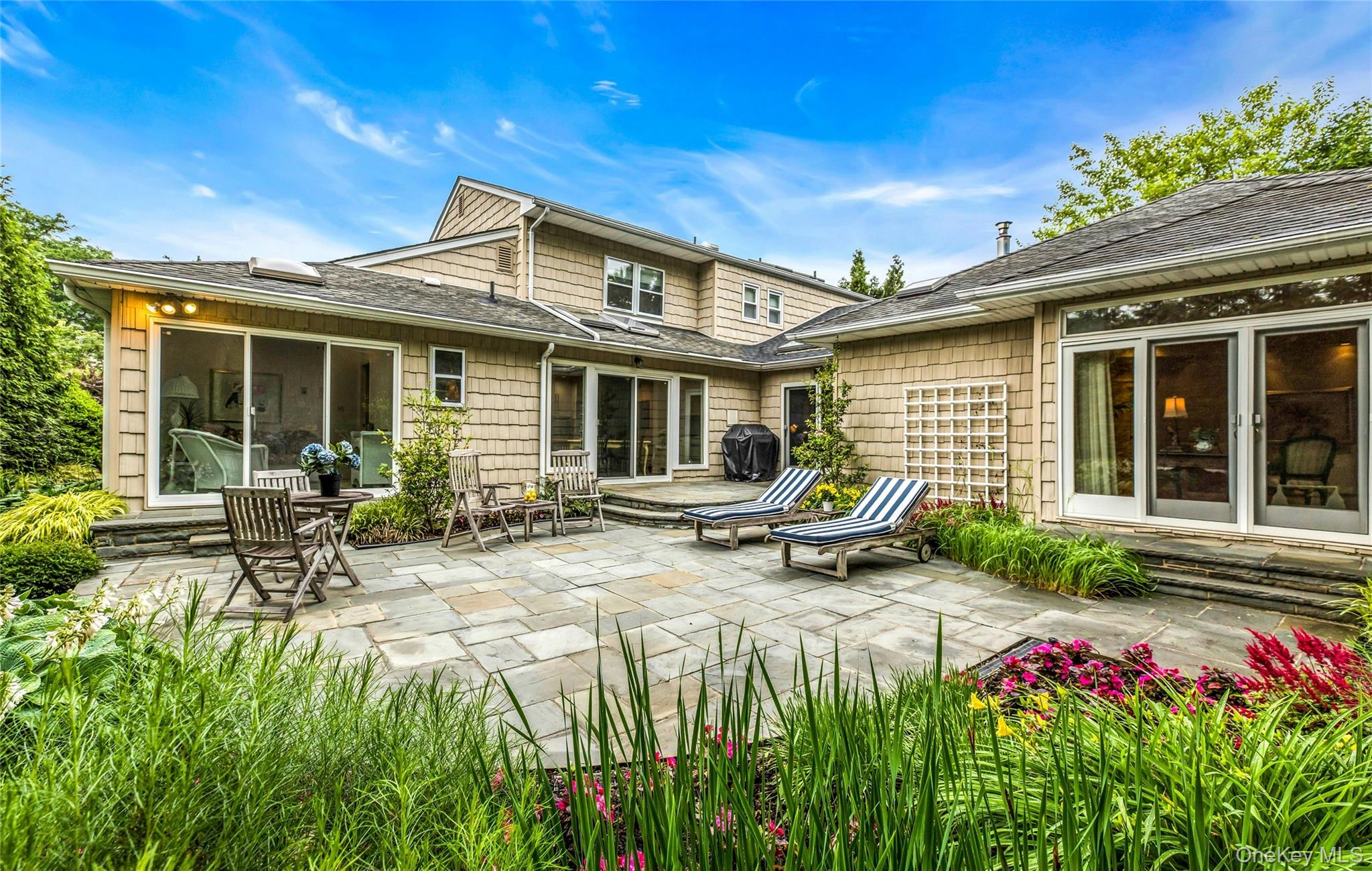 74 Woods Drive, East Hills, NY 11576