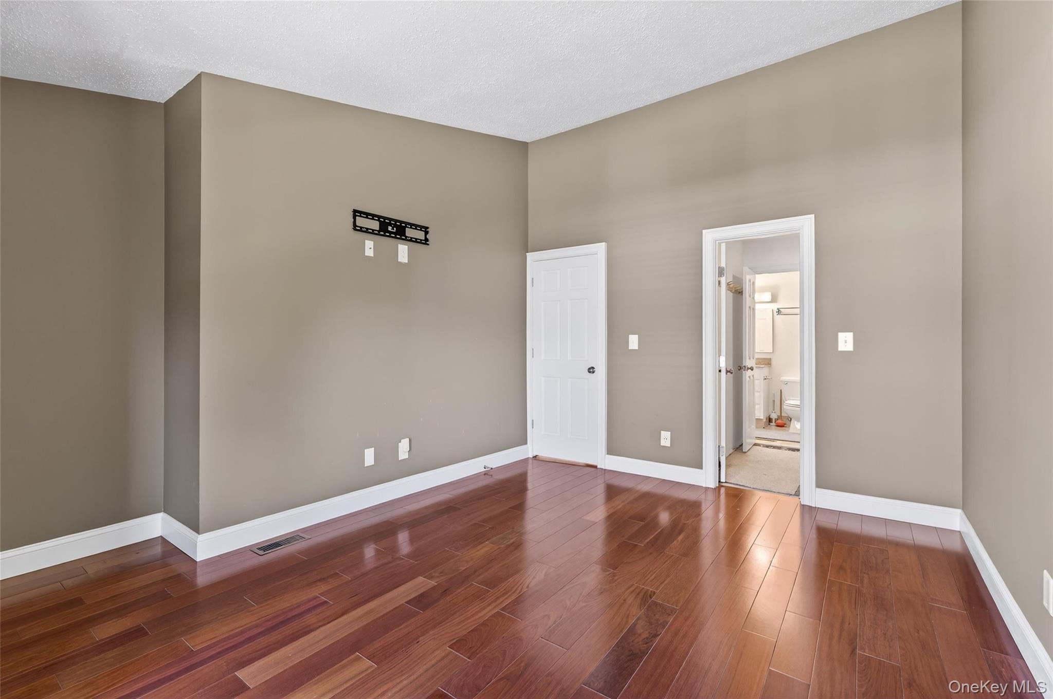 3107 Whispering Hills, Chester, NY 10918