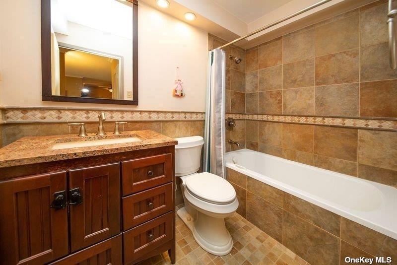 2 Bay Club Drive # 16V, Bayside, NY 11360