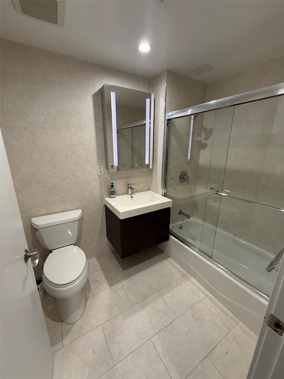 158-16 79th Avenue # 204N, Fresh Meadows, NY 11366