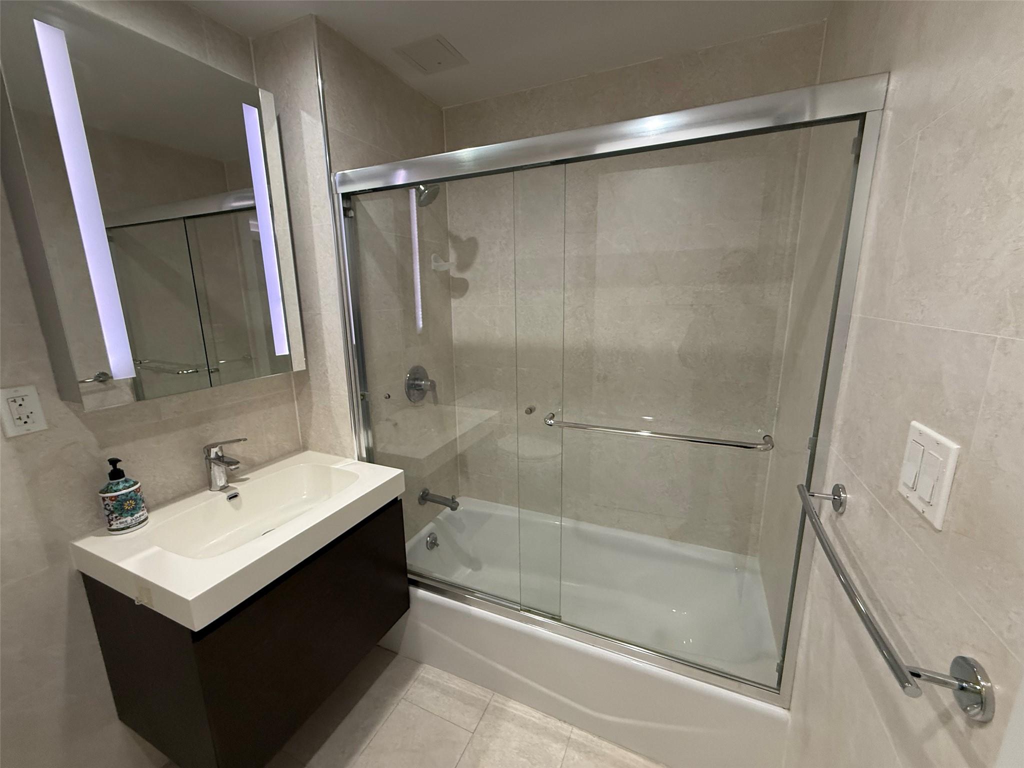 158-16 79th Avenue # 204N, Fresh Meadows, NY 11366