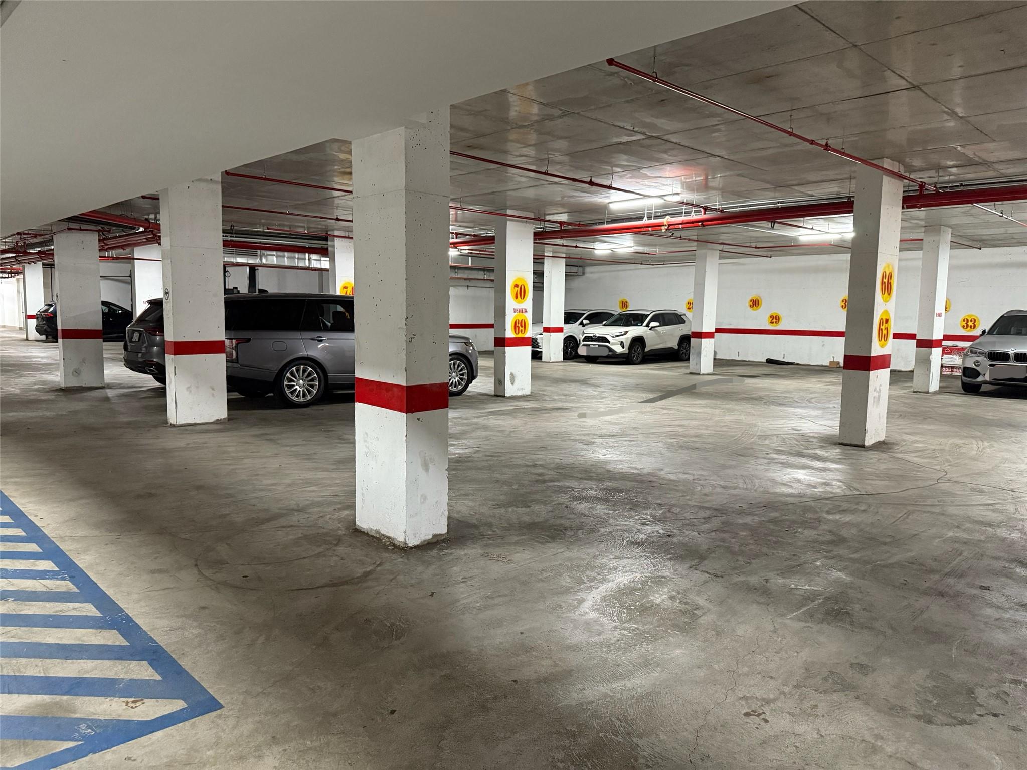 158-16 79th Avenue # 204N, Fresh Meadows, NY 11366