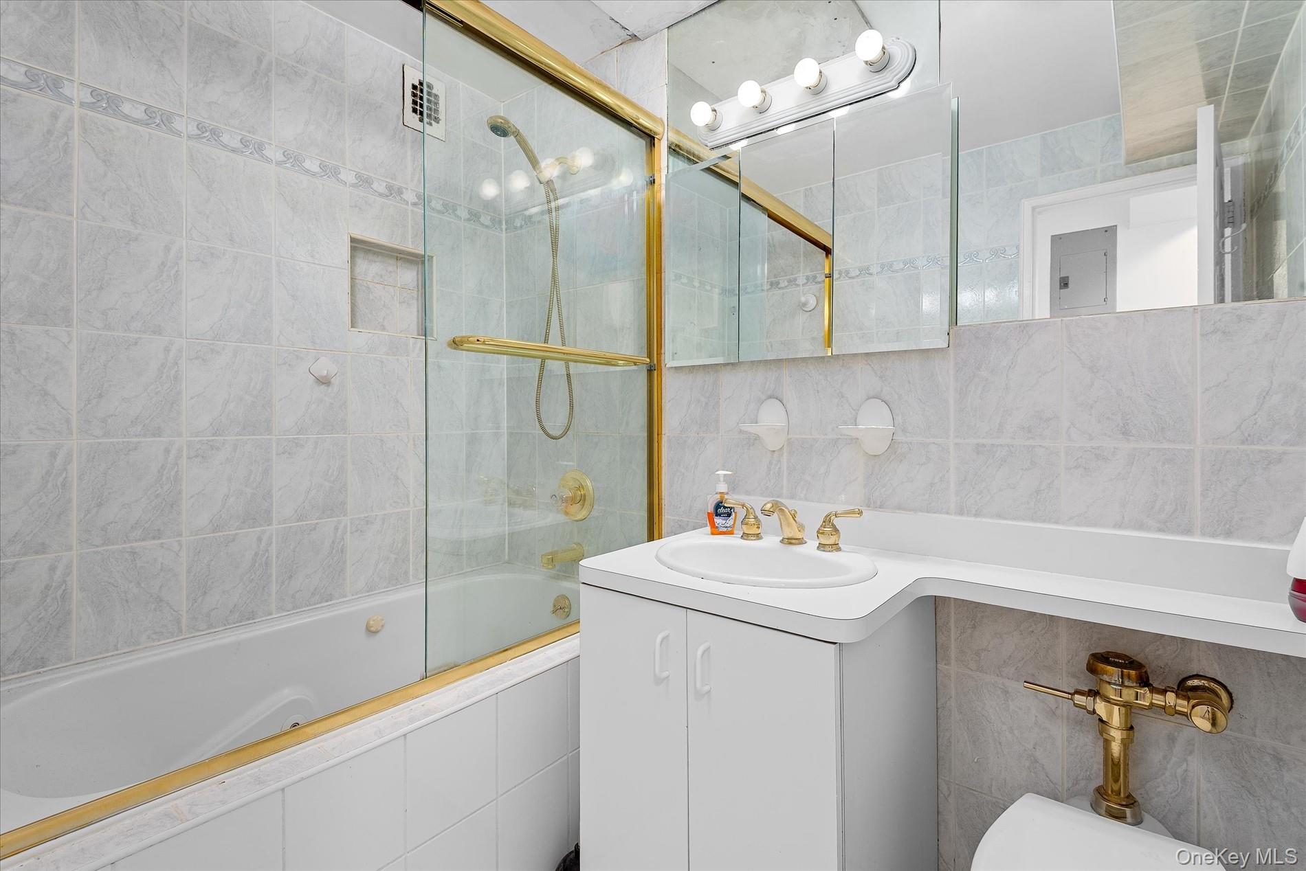 151-25 88th Street # 1D, Howard Beach, NY 11414