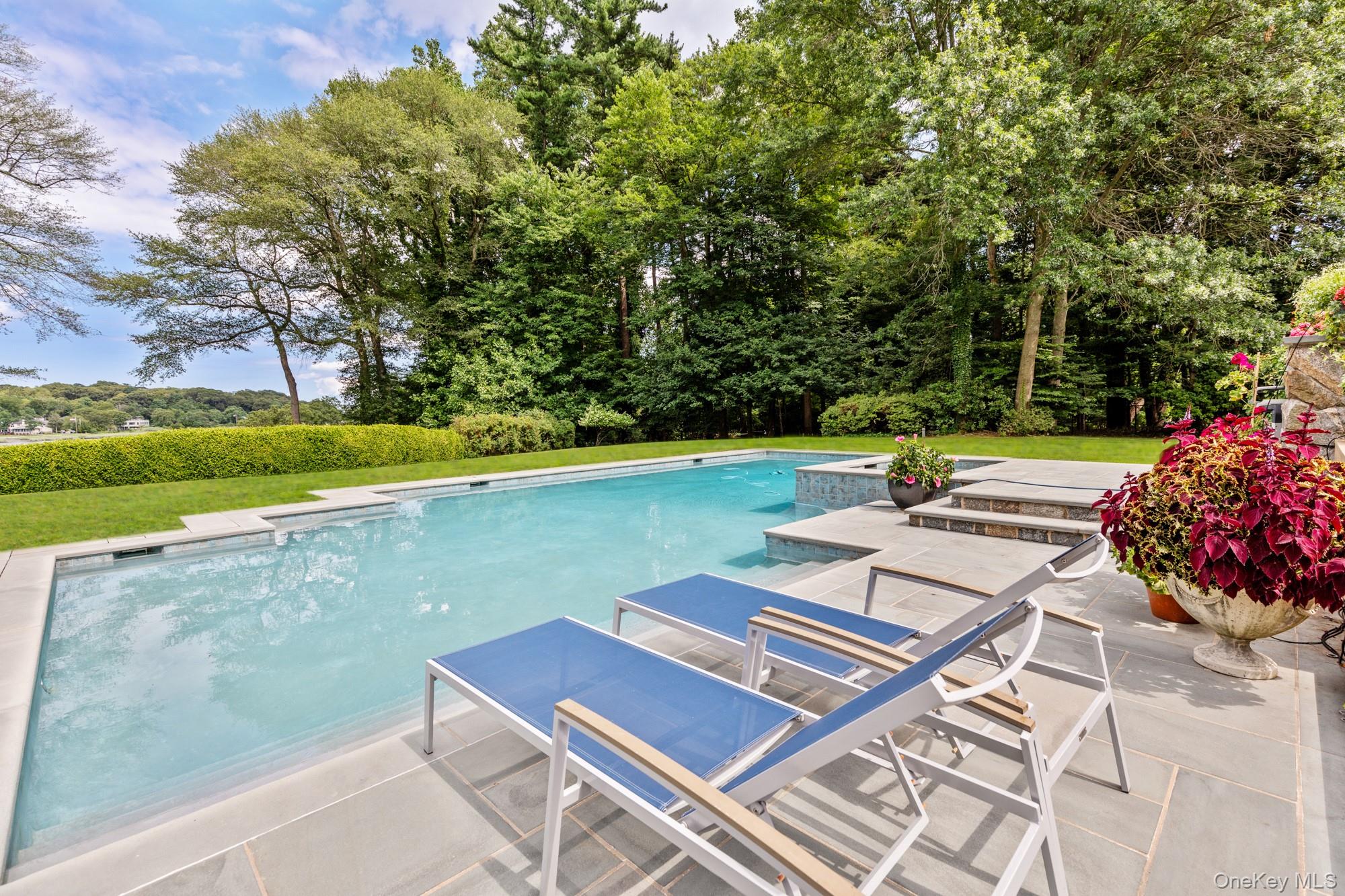 8 Mill Pond Lane, Lattingtown, NY 11560