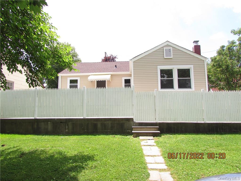 2 Leffingwell Place, New Rochelle, NY 10801