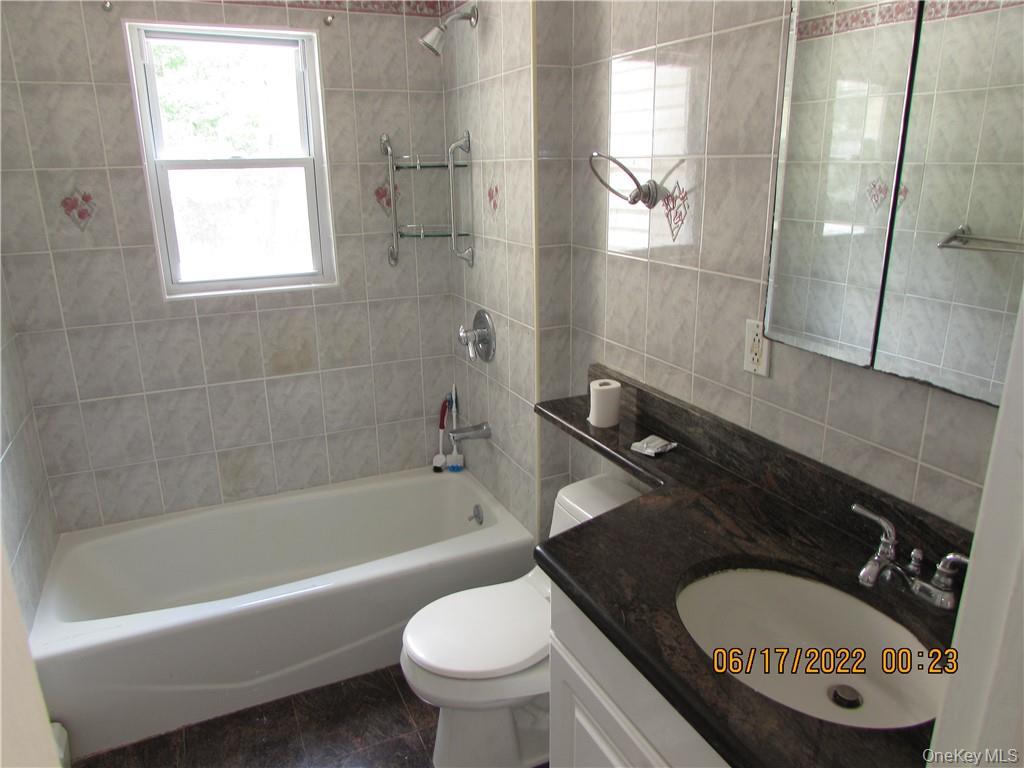 2 Leffingwell Place, New Rochelle, NY 10801