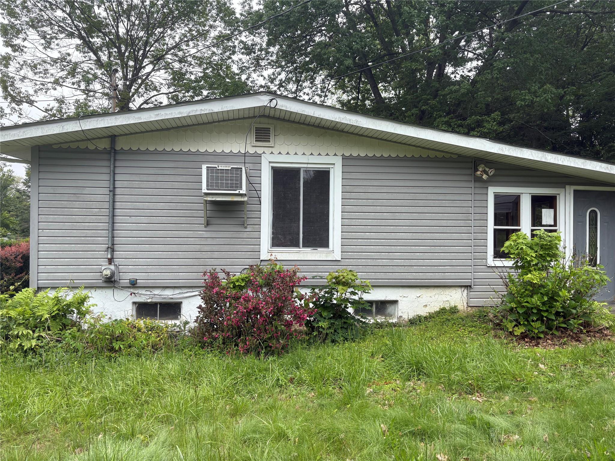 25 Mohawk Drive, Milton, NY 12547