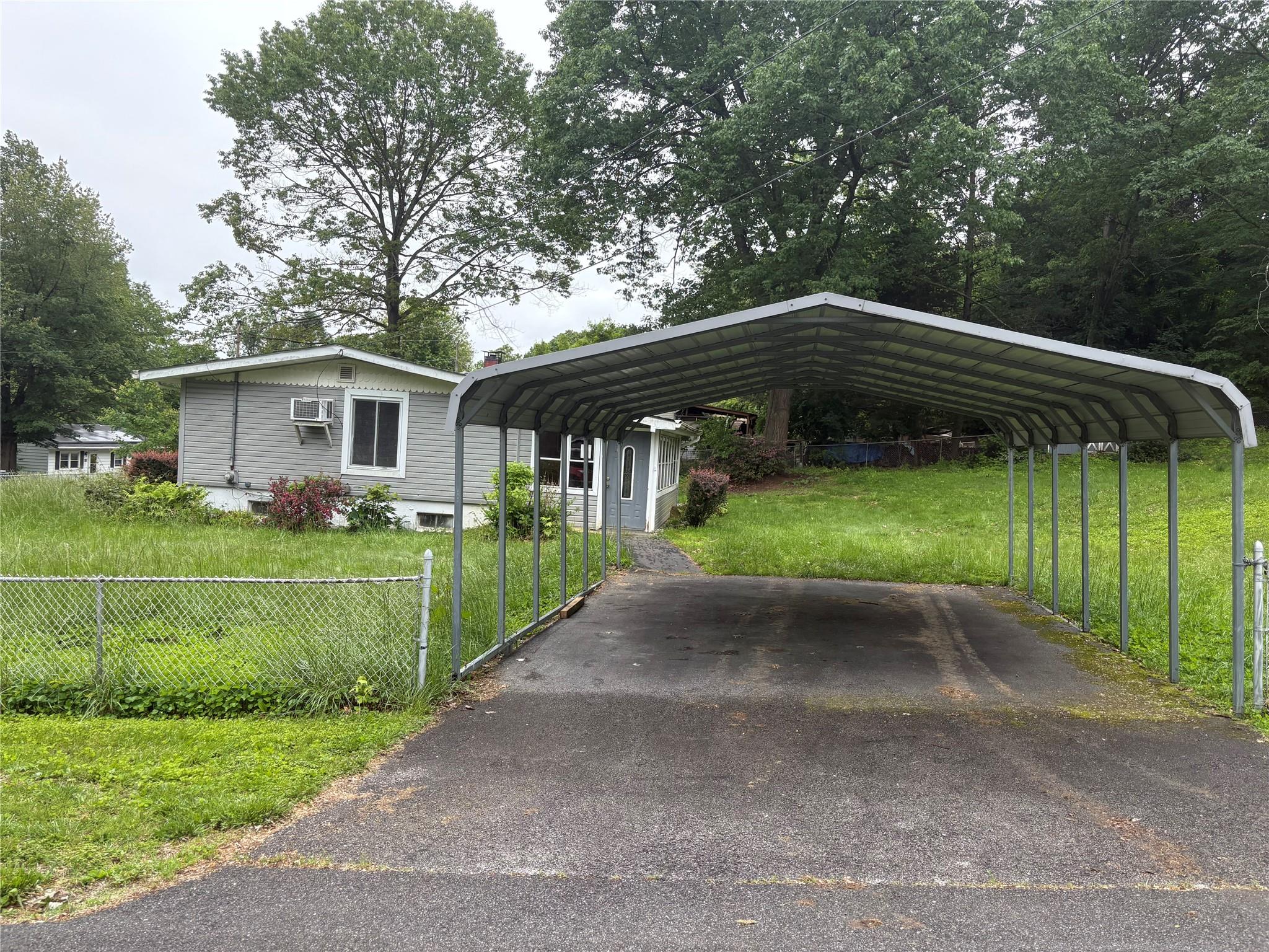 25 Mohawk Drive, Milton, NY 12547