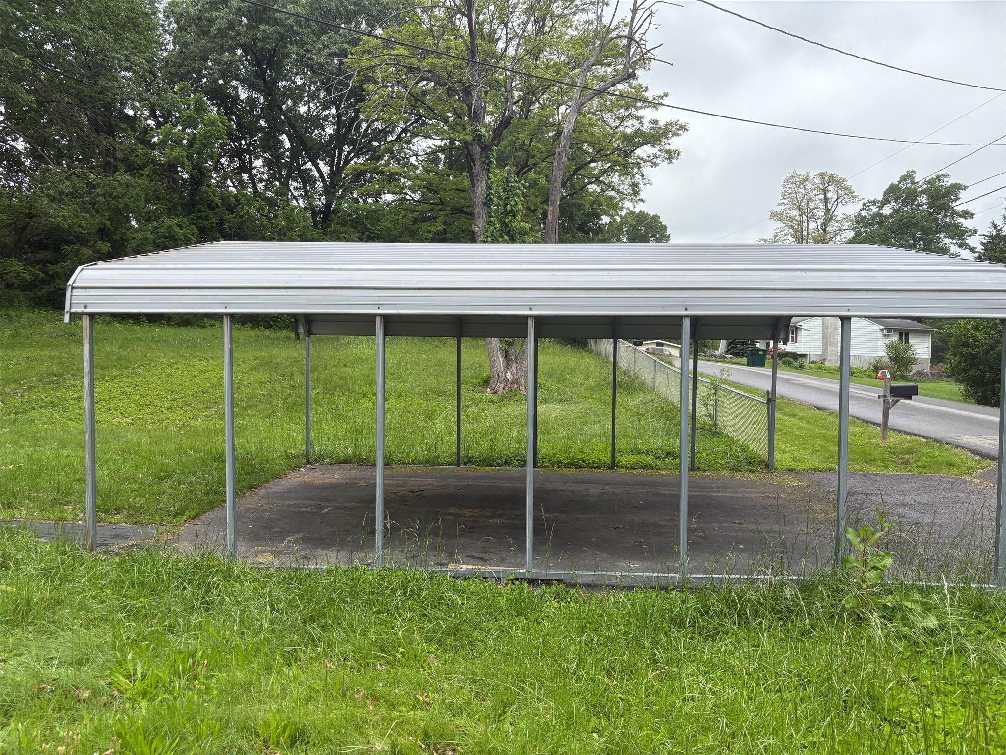 25 Mohawk Drive, Milton, NY 12547