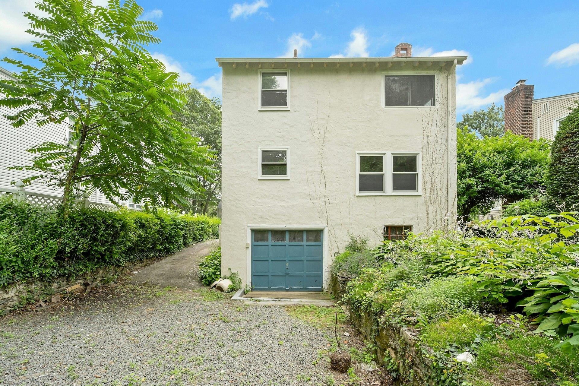 151 Clarence Road, Scarsdale, NY 10583