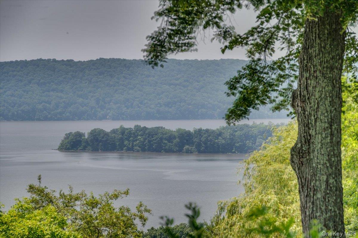 9 Gualtiere Lane, Ossining, NY 10562