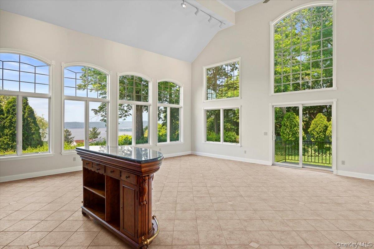 9 Gualtiere Lane, Ossining, NY 10562