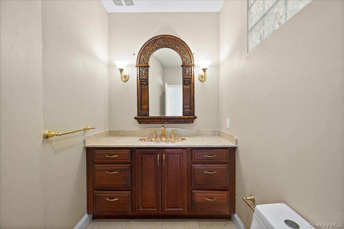 9 Gualtiere Lane, Ossining, NY 10562