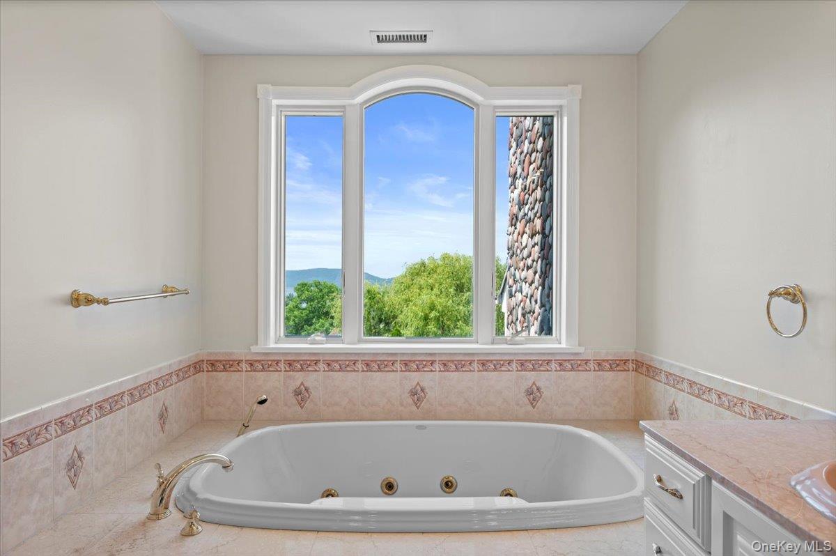 9 Gualtiere Lane, Ossining, NY 10562