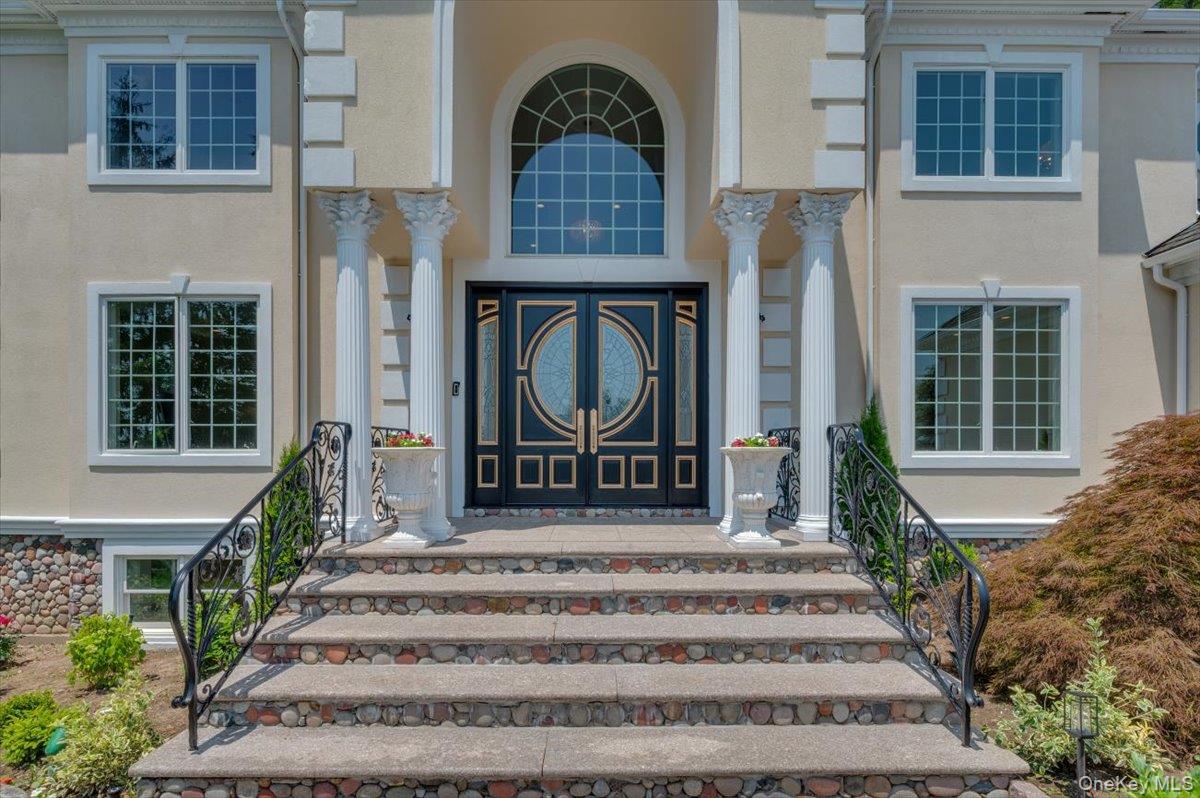 9 Gualtiere Lane, Ossining, NY 10562