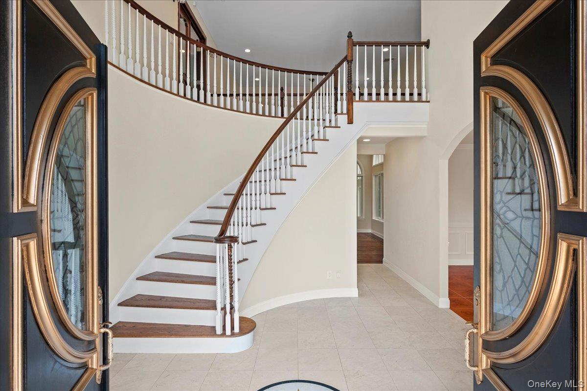 9 Gualtiere Lane, Ossining, NY 10562