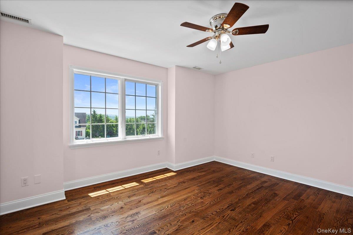 9 Gualtiere Lane, Ossining, NY 10562