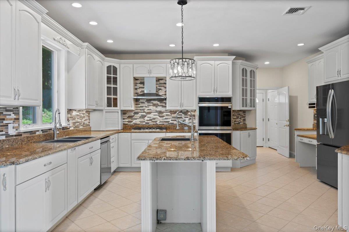 9 Gualtiere Lane, Ossining, NY 10562