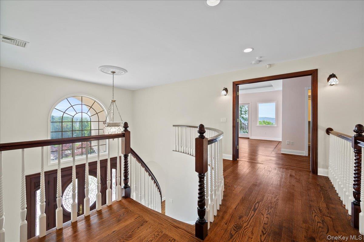 9 Gualtiere Lane, Ossining, NY 10562