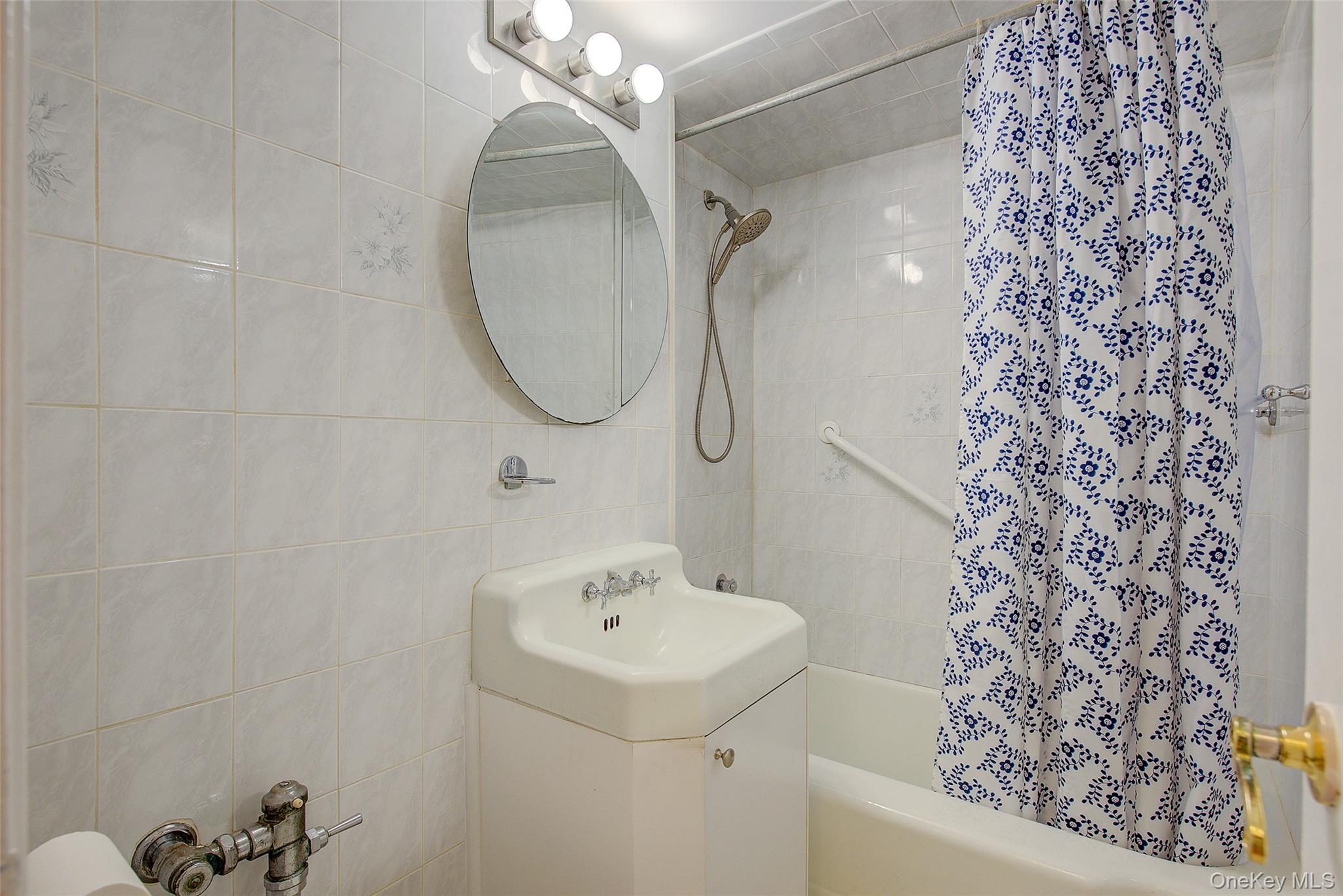 35-51 85 Street # 2C, Jackson Heights, NY 11372