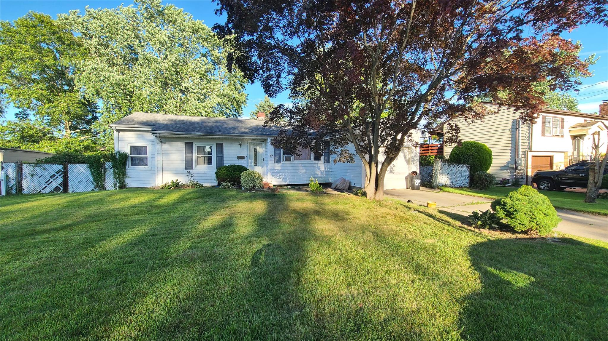 85 CLAYWOOD Drive, Brentwood, NY 11717