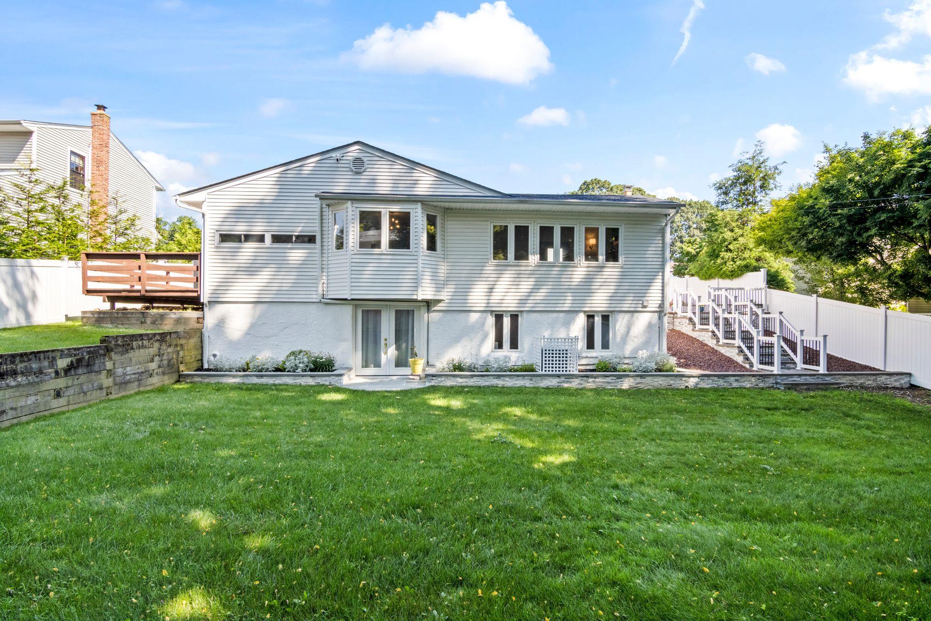46 Knight Lane, Kings Park, NY 11754