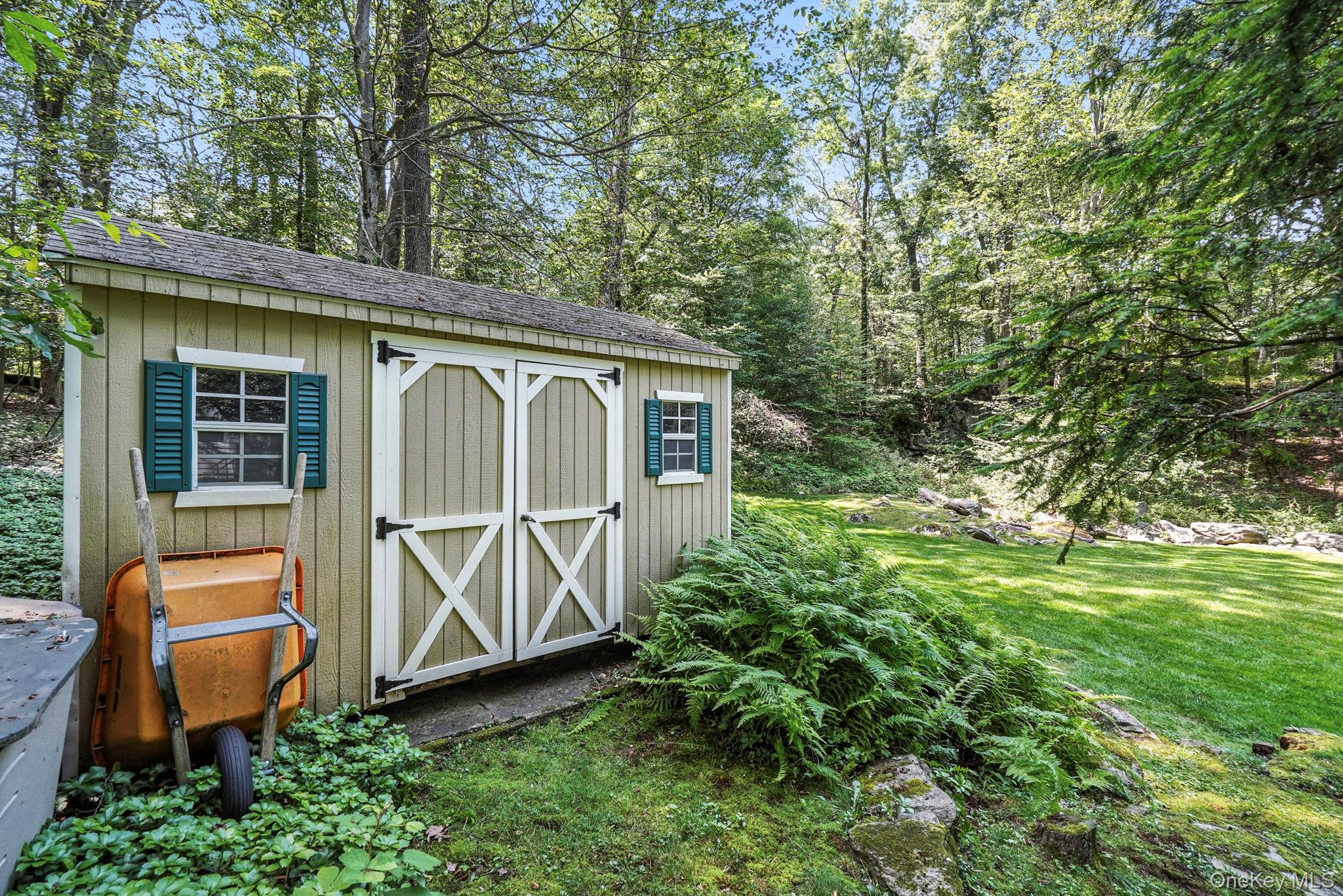 54 Banksville Road, Armonk, NY 10504